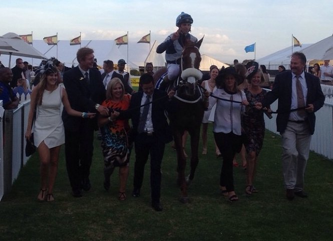 Kingston Mines wins Group 2