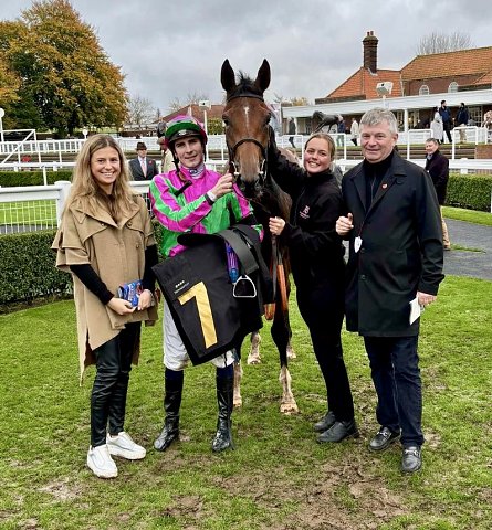 Smoken wins Listed race at Newmarket on 2nd November 2024